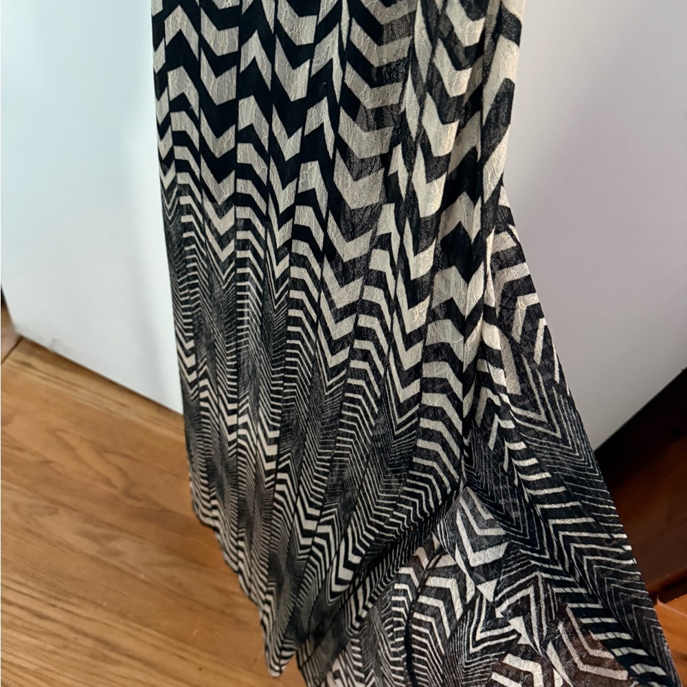 Fire Los Angeles Black and Cream Chevron Maxi Dress - Picture 3 of 4